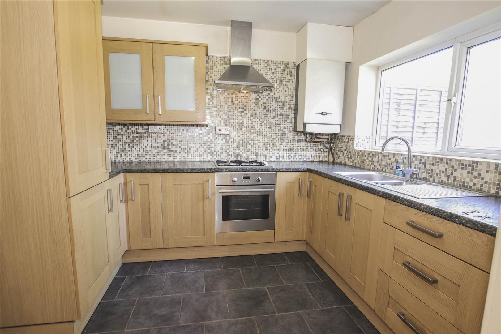 FITTED KITCHEN / BREAKFAST ROOM